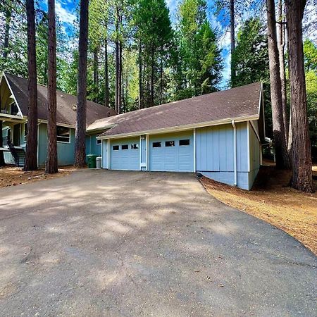 Cabin In The Trees-Game Room Pollock Pines Εξωτερικό φωτογραφία