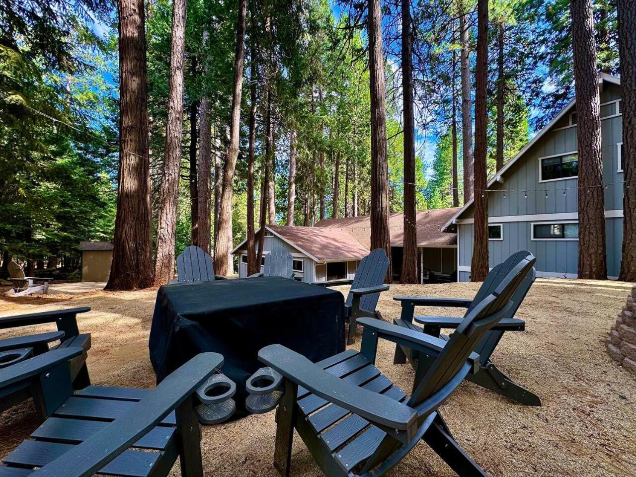 Cabin In The Trees-Game Room Pollock Pines Εξωτερικό φωτογραφία